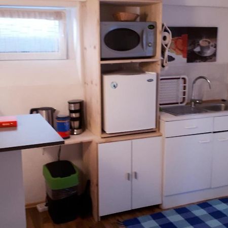 Souterran Zimmer Mönchengladbach Buitenkant foto