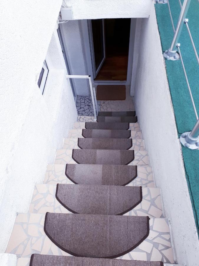 Souterran Zimmer Mönchengladbach Buitenkant foto